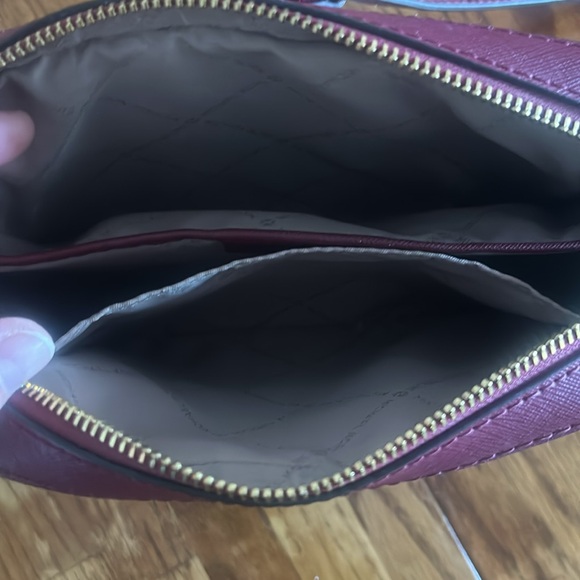 Micheal kors crossbody red - Picture 2 of 2